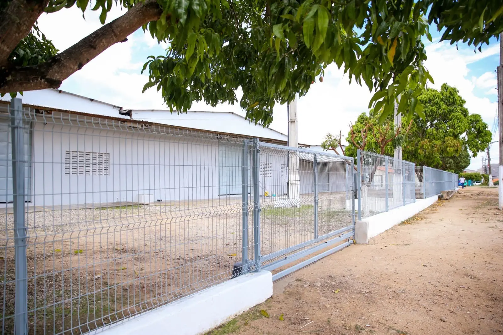 Galpões que eram usados pela Paquetá em Tururu estão sendo preparados para receber a Arezzo