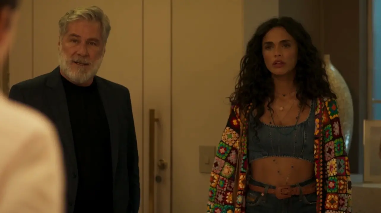 Luna (Giovana Cordeiro), protagonista da novela, usou uma das peças de crochê da TR Brand