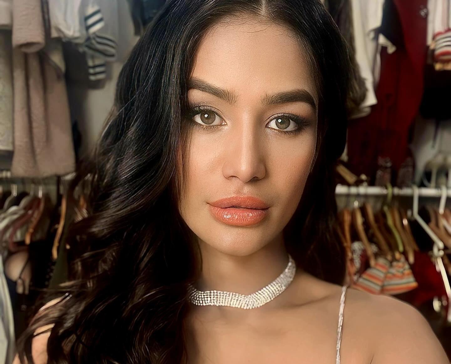 Modelo e artista de Bollywood Poonam Pandey, 32 anos