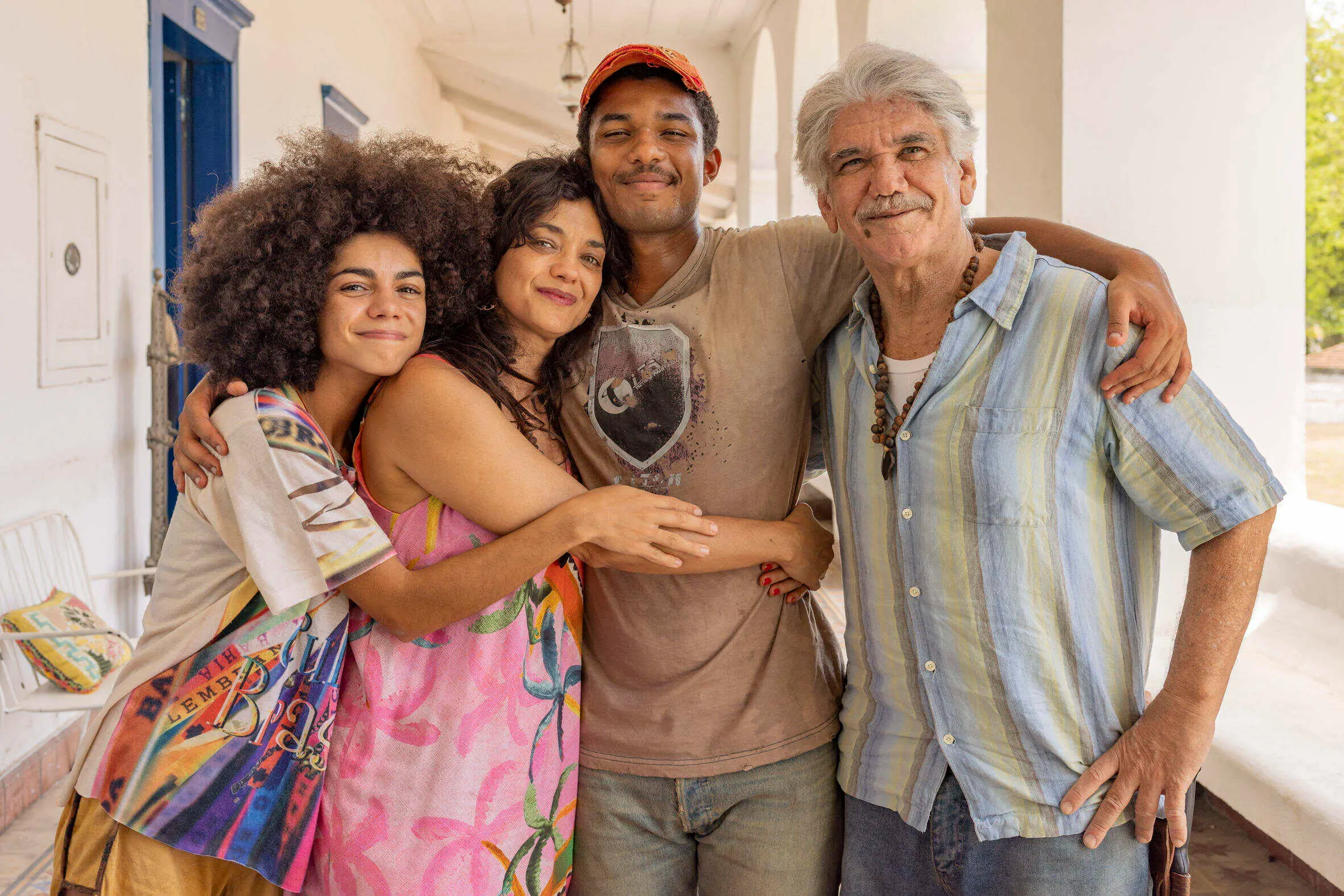 Zinha (Samantha Jones), Morena (Ana Cecilia Costa), João Pedro (Juan Paiva) e Deocleciano (Jackson Antunes).