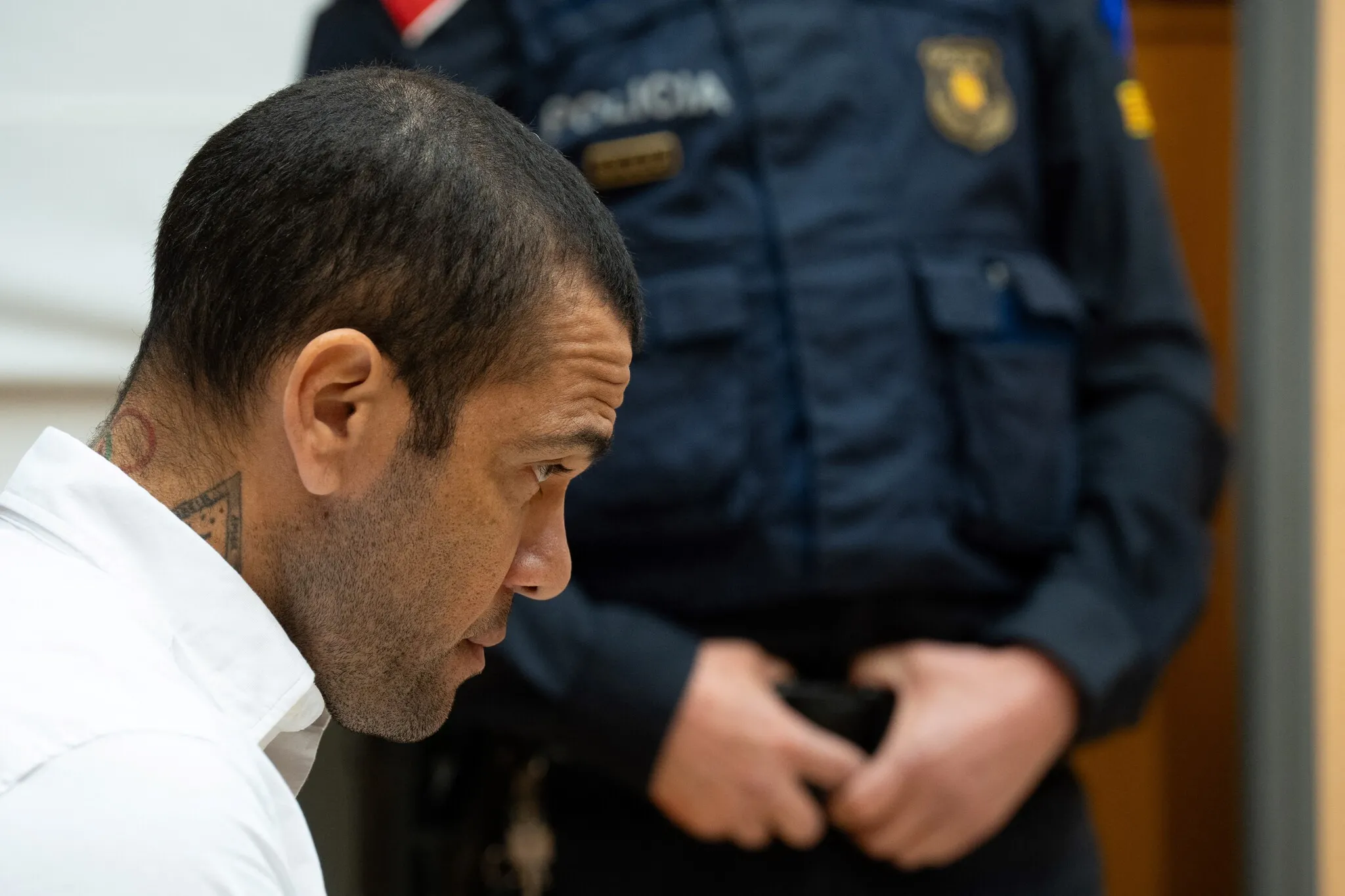Dani Alves é suspeito de ter agredido sexualmente uma mulher espanhola.