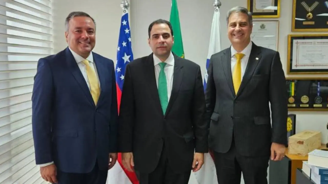 Eduardo Pragmácio Filho, advogado e membro do Conselho Consultivo da ESA Nacional; José Alberto Simonetti, presidente do Conselho Federal da OAB e; Erinaldo Dantas, presidente da OAB-CE