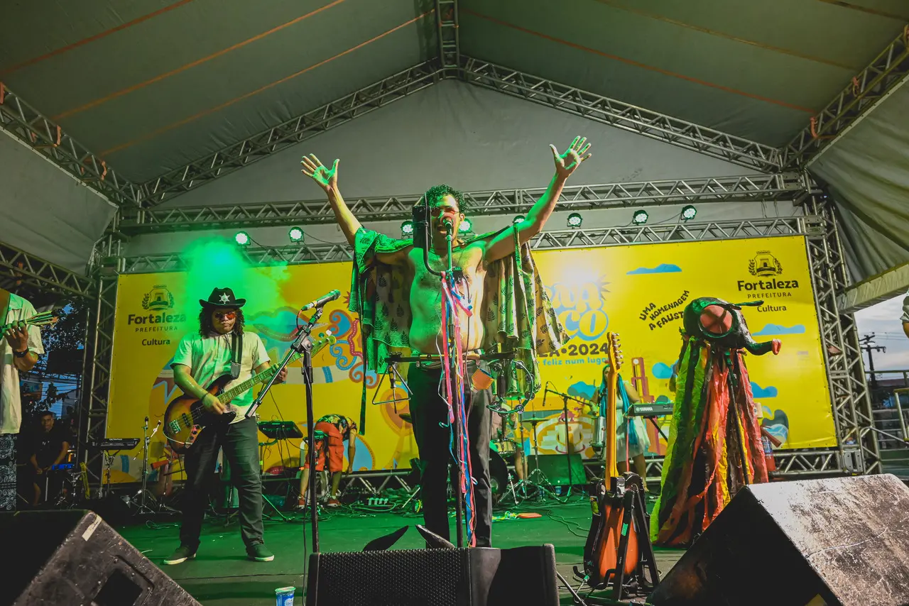 Apresentação encerra temporada de shows do bloco em 2024