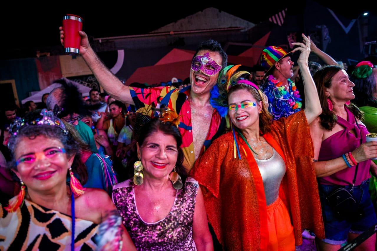 Bloquinho infantil e atrações nos oito polos animam o primeiro dia de Carnaval em Fortaleza