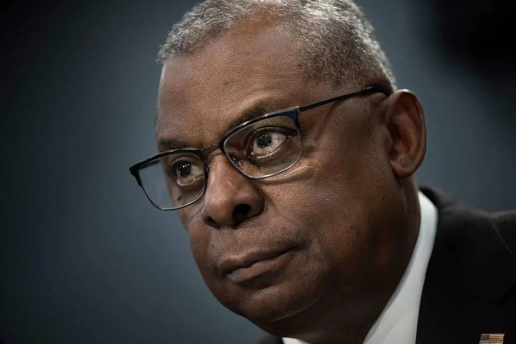 Lloyd Austin está internado em uma unidade de terapia intensiva de Washington