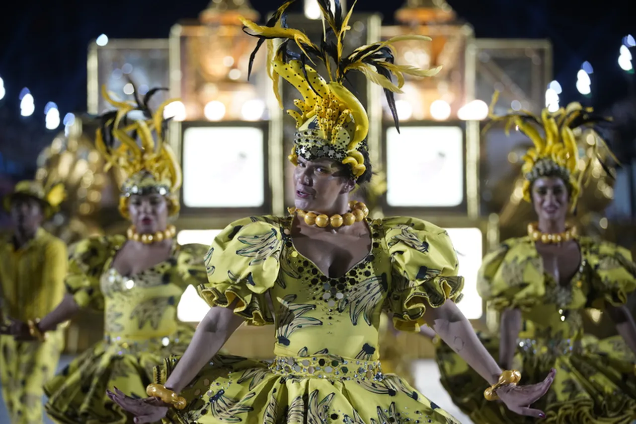 Enredo propõe o caju como símbolo de brasilidade