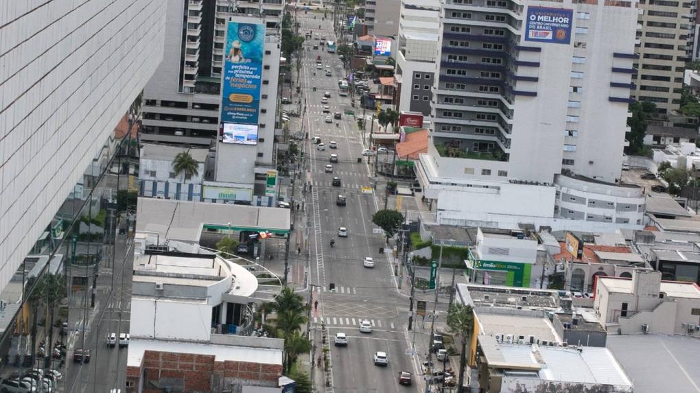 Foto aérea da Avenida Dom Luís, em Fortaleza