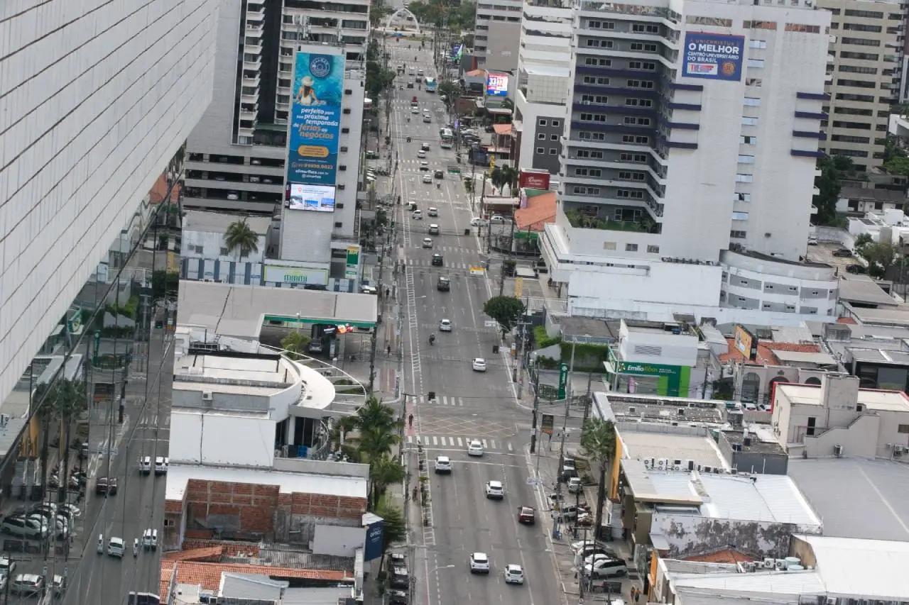 Foto aérea da Avenida Dom Luís, em Fortaleza