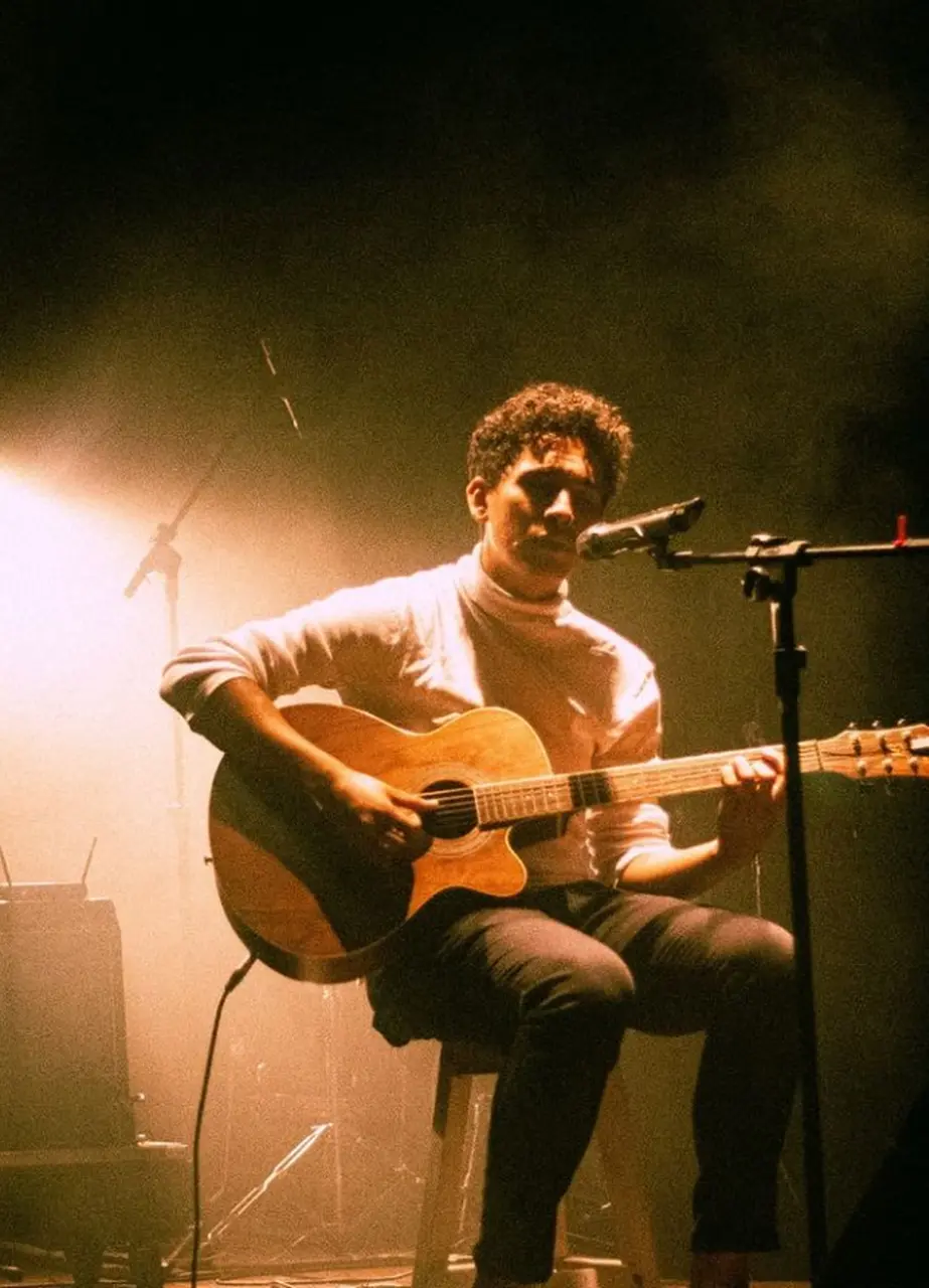 Após lançar single profissional, Clauz se prepara para lançar primeiro álbum