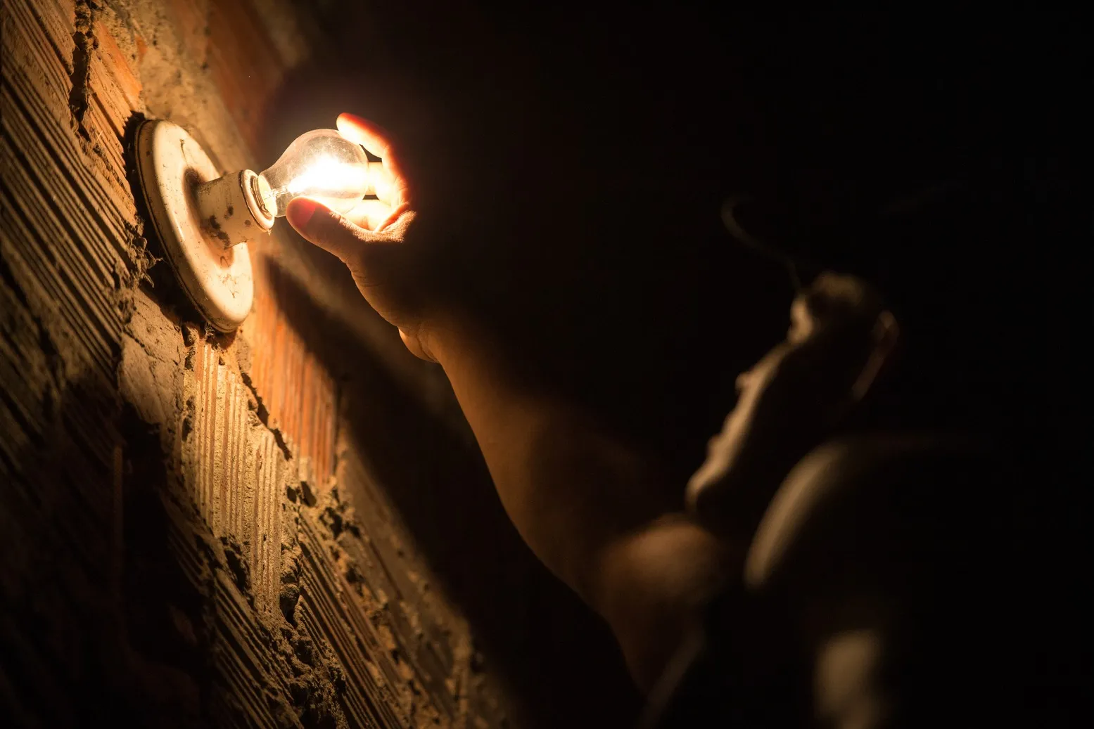 Fornecimento de energia elétrica ainda sofre pela desigualdade entre as regiões no Ceará