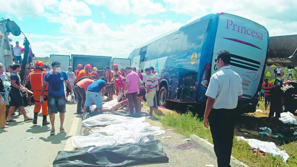 Acidente de ônibus em 2014