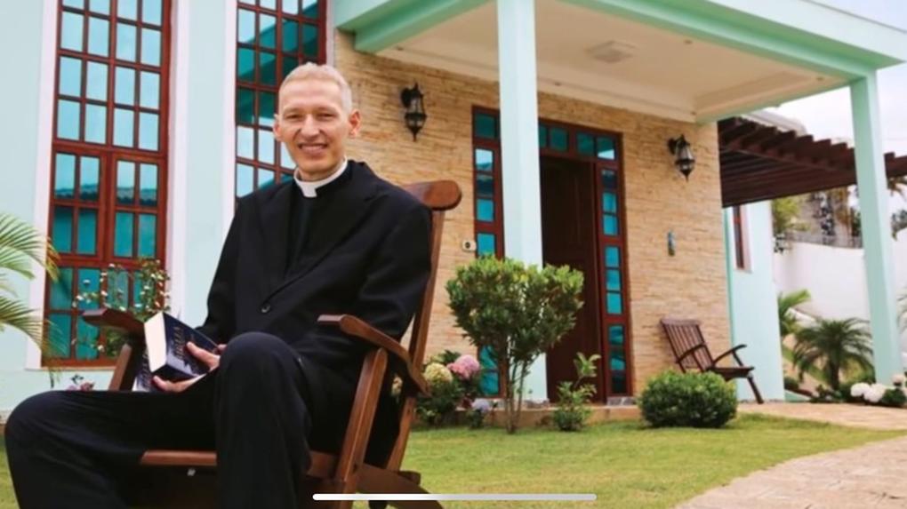 Mansão do sacerdote repercutiu nas redes sociais por conta do tamanho e do investimento