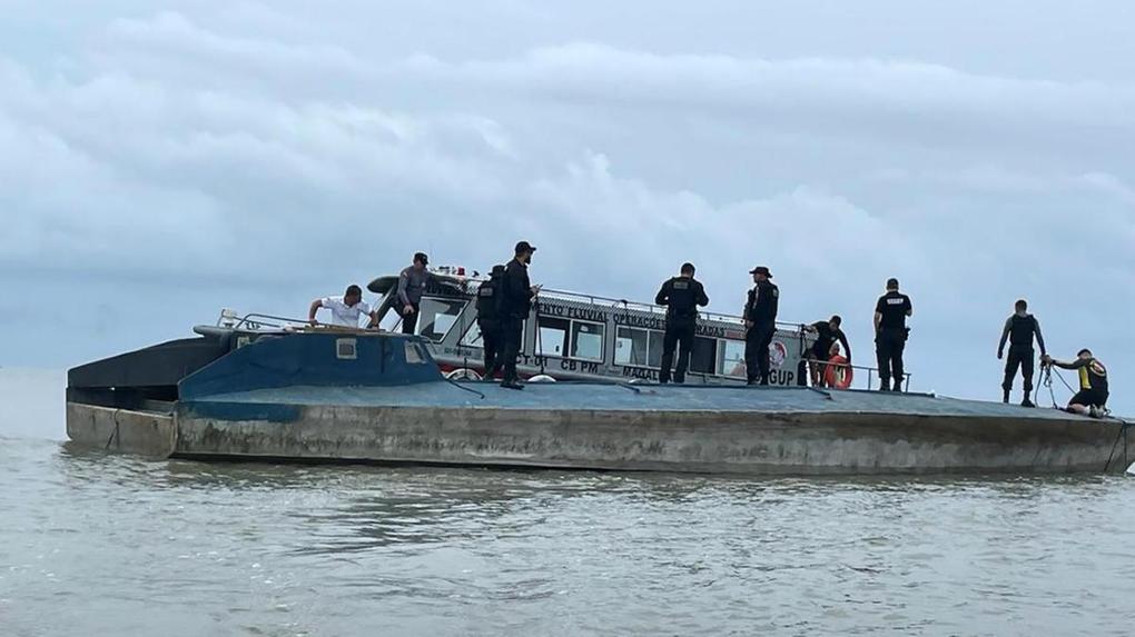 Meio de transporte foi encontrado por pescadores em praia no nordeste do Pará e apreendido pela polícia