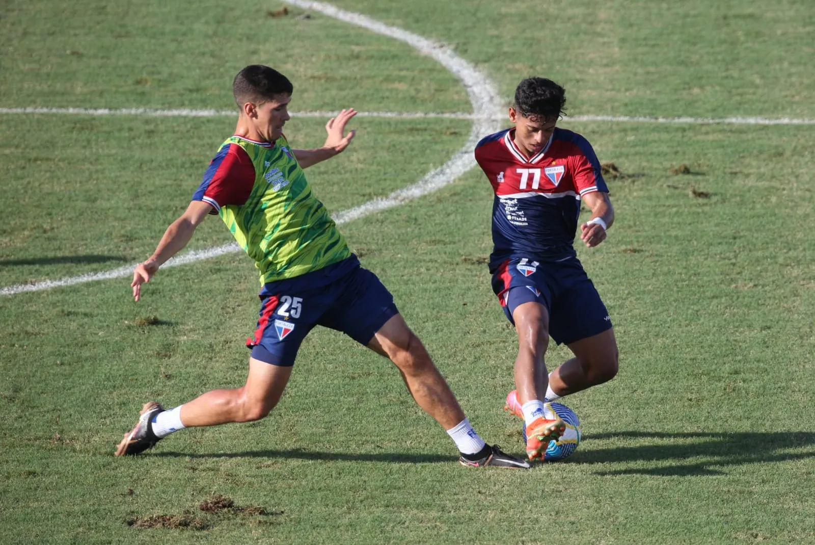 Jogadores do Leão em treino aberto do Pici