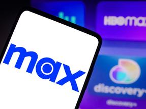 tela de celular com o nome Max e, ao fundo, imagens das antiga marca hbomax