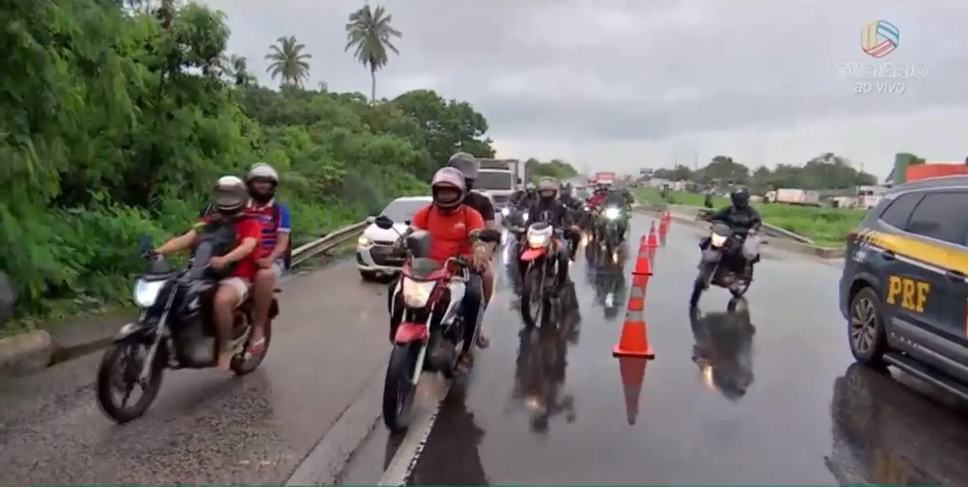 PRF segue no local realizando controle de tráfego