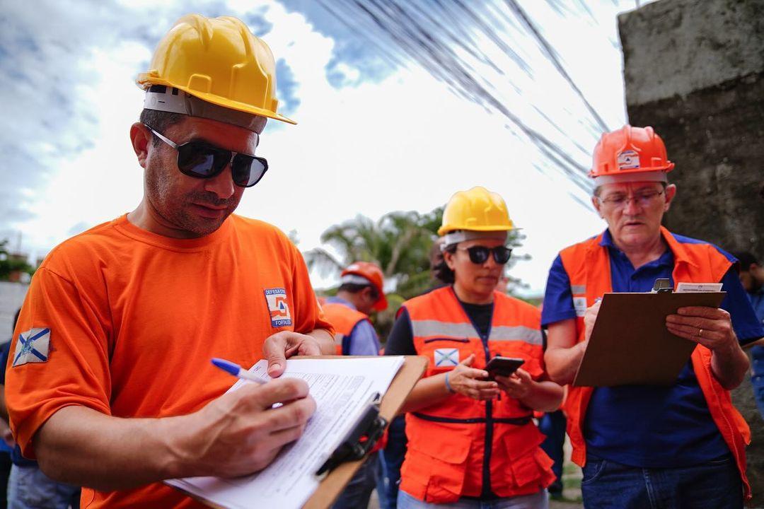 Na ocasião, os agentes também comunicaram que as famílias poderão ser encaminhadas para o Aluguel Social