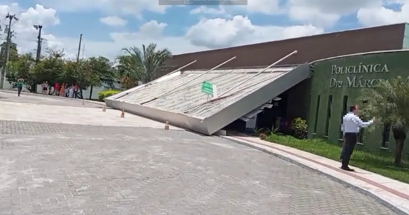 Estrutura de fachada de policlínica