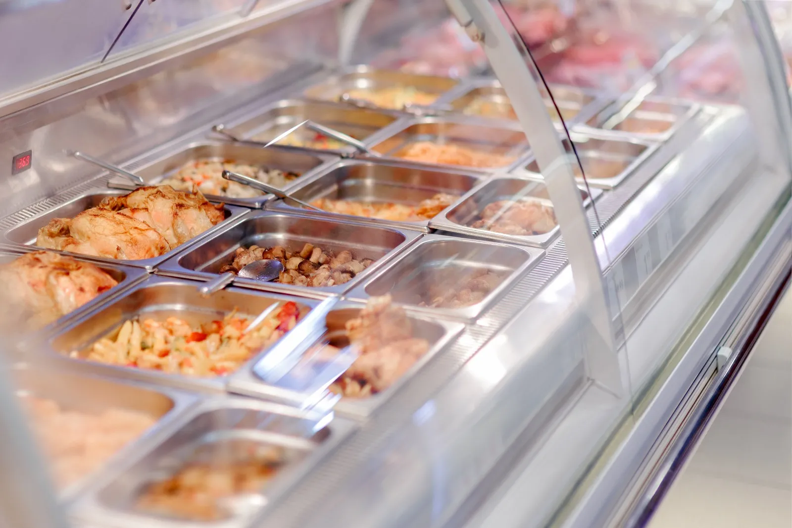 Serviços como self-service passam a ser ofertados em supermercados de proximidade como forma de atrair o público