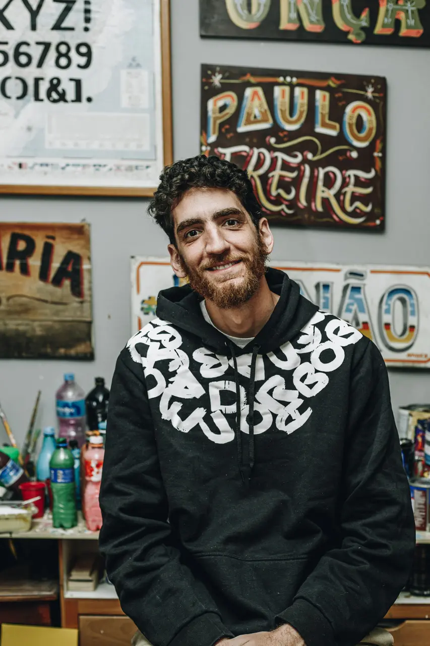 Além de artista e professor, Grimaldi produz 