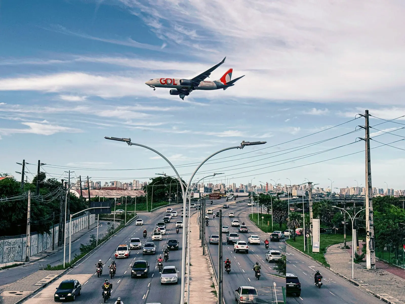 Voo da Gol chegando no Aeroporto Pinto Martins no sentido contrário ao que comumente é feito