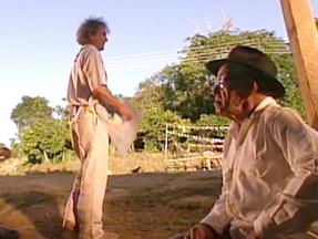 Mestre da Cultura Geraldo Amâncio ao lado de Patativa do Assaré em 'Renascer' (1993)
