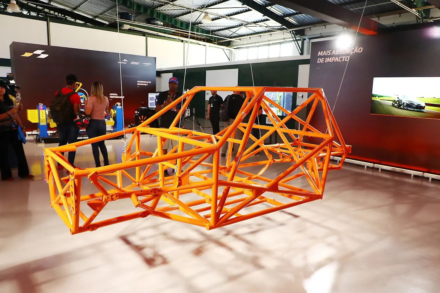 Imagem da notícia: ArcelorMittal desenvolve aço sustentável e mais seguro para novo carro da Stock Car
