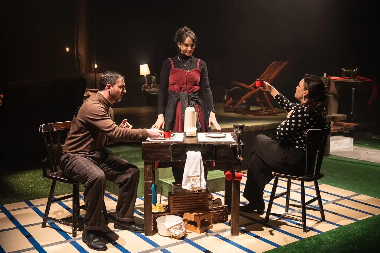 Na peça, Bruno Ferian é Jacinto, um homem autista que de repente se vê sem suporte familiar