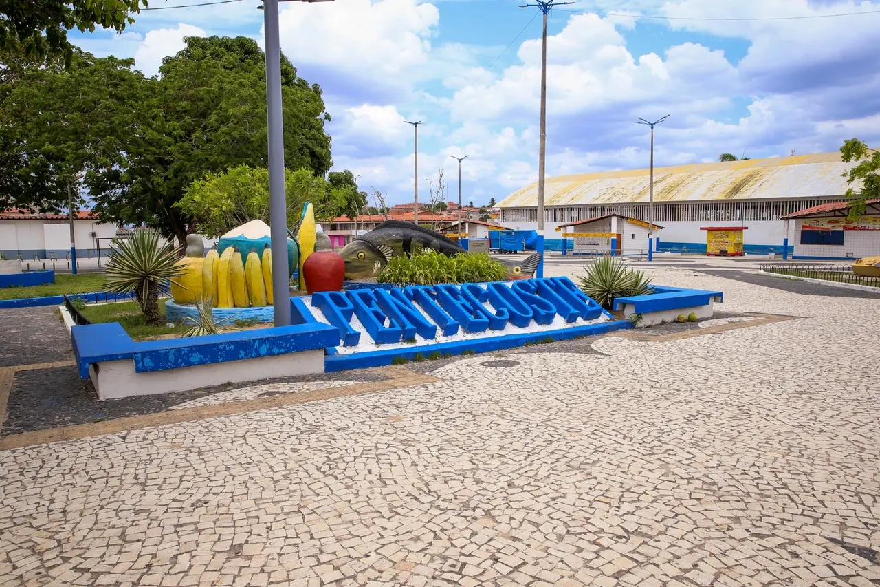 Município possui outra fábrica menor de calçados que não consegue absorver todos os trabalhadores demitidos pela Paquetá