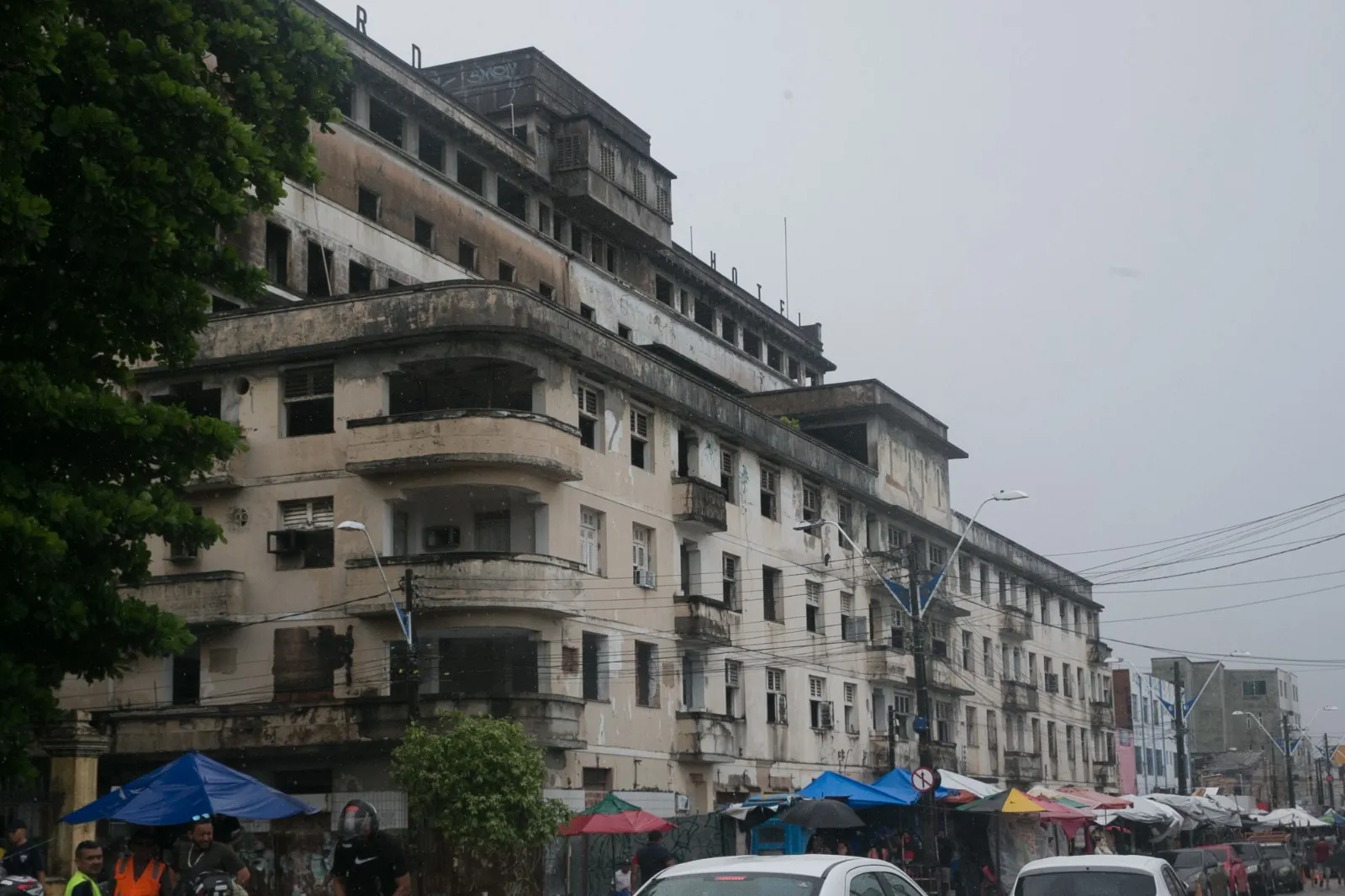 Lord Hotel atualmente está desocupado e sem uso