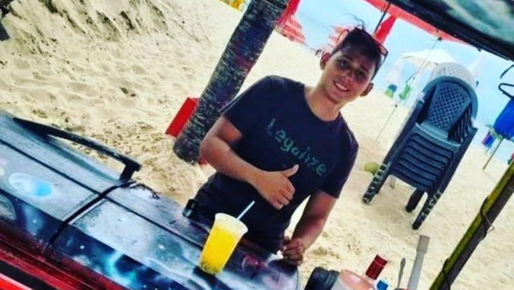 Foto de dono de barraca de praia que morreu em abordagem policial em Fortaleza