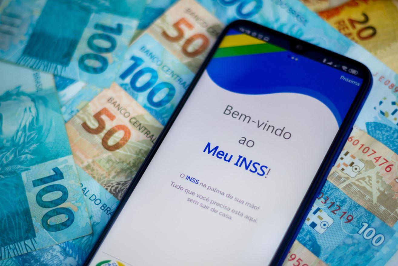 Abono de aposentados do INSS