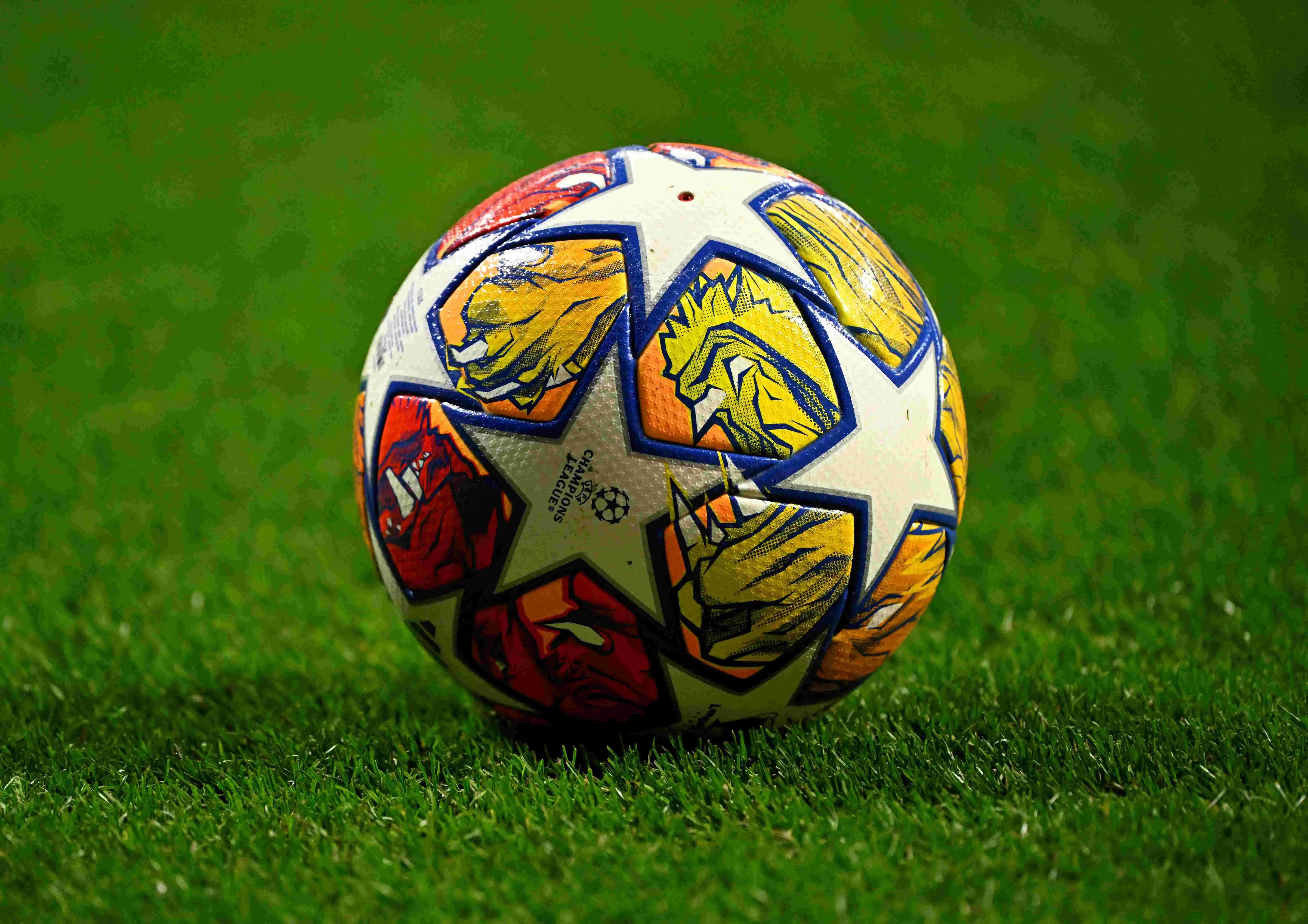 Imagem da bola da UEFA Champions League de 2024