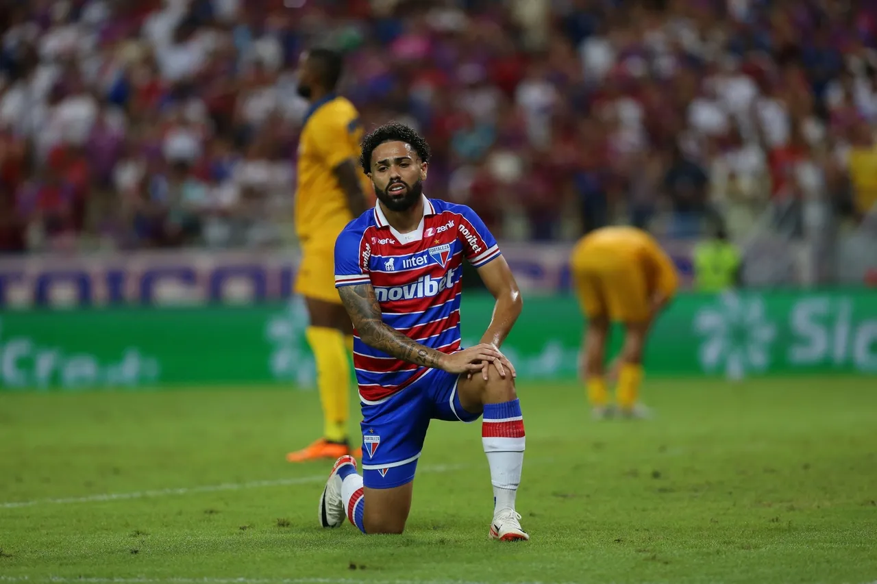 Calebe entrou e mudou o jogo, melhorando o desempenho leonino