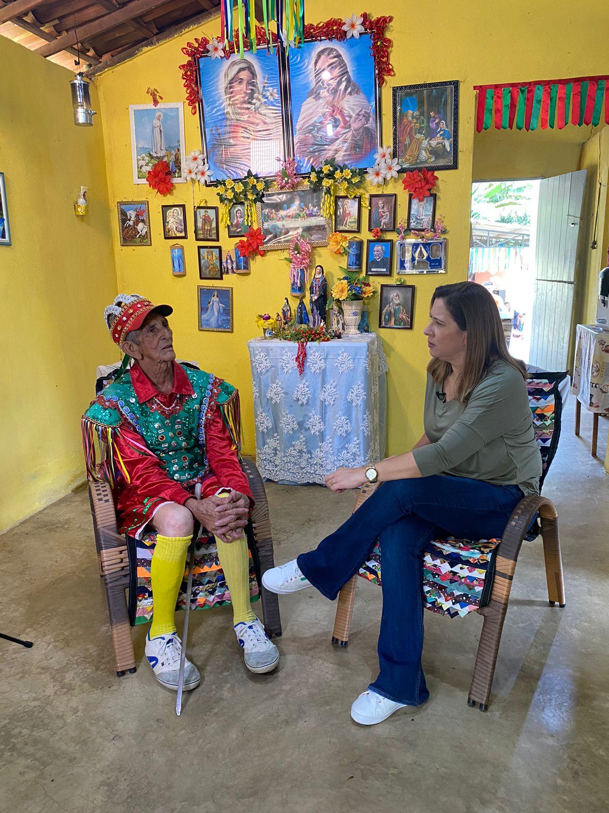 Aline Oliveira em entrevista com Mestre Aldenir