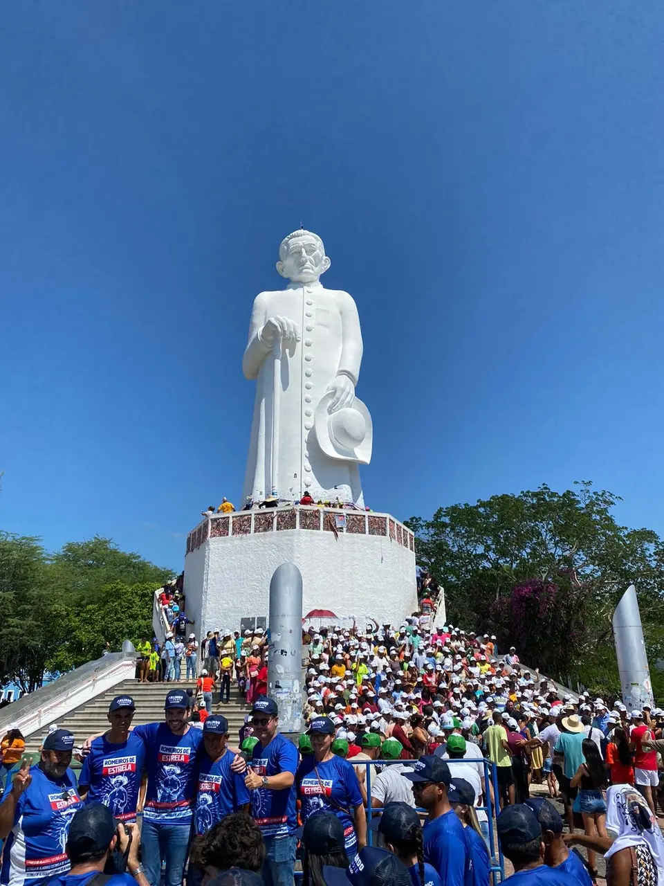 Estátua do Padre Cícero na Colina do Horto, em Juazeiro do Norte, durante a Romaria de Finados de 2023