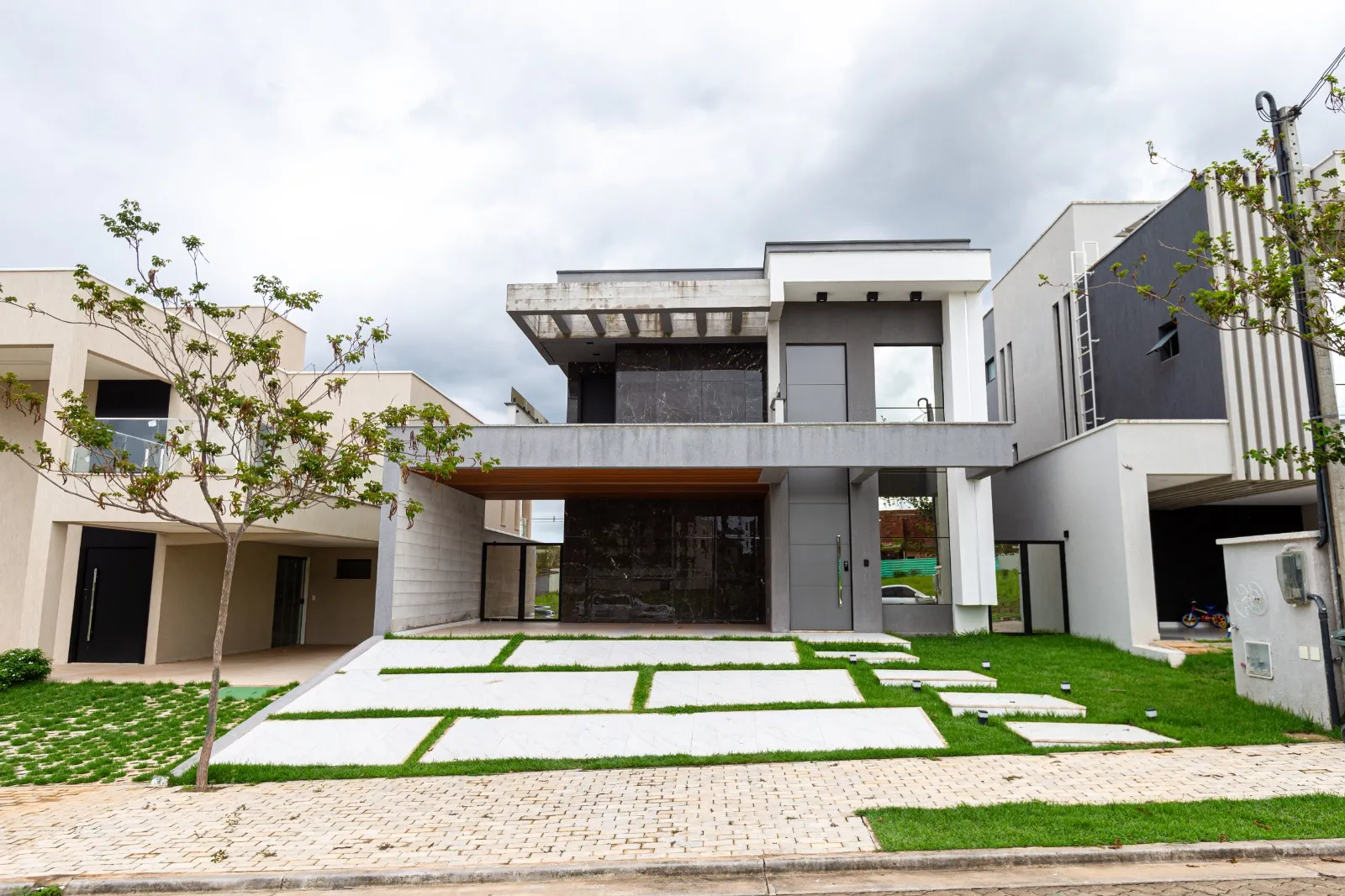 Condomínios de casas da Grande Fortaleza têm imóveis a partir de R$ 3 milhões