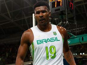 Jogador de basquete Leandrinho nas olimpíadas 2016