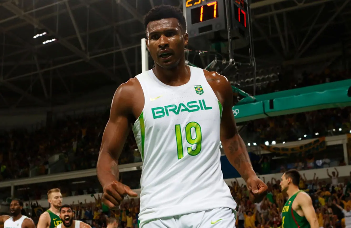 Jogador de basquete Leandrinho nas olimpíadas 2016