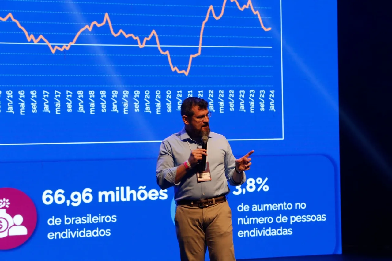 Marcelo Aragona, superintendente de Produtos e Negócios do SPC Brasil, falou sobre a concessão de créditos de forma mais consciente para que as pessoas possam comprar e pagar sem acabarem negativadas