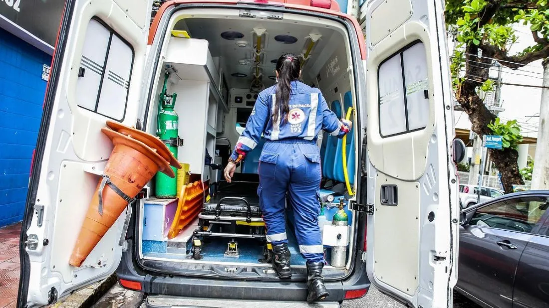 Enfermeiros, técnicos e auxiliares querem redução da carga horária de trabalho para pagamento do piso