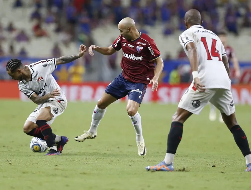 Fortaleza x Vitória, na Copa do Nordeste.