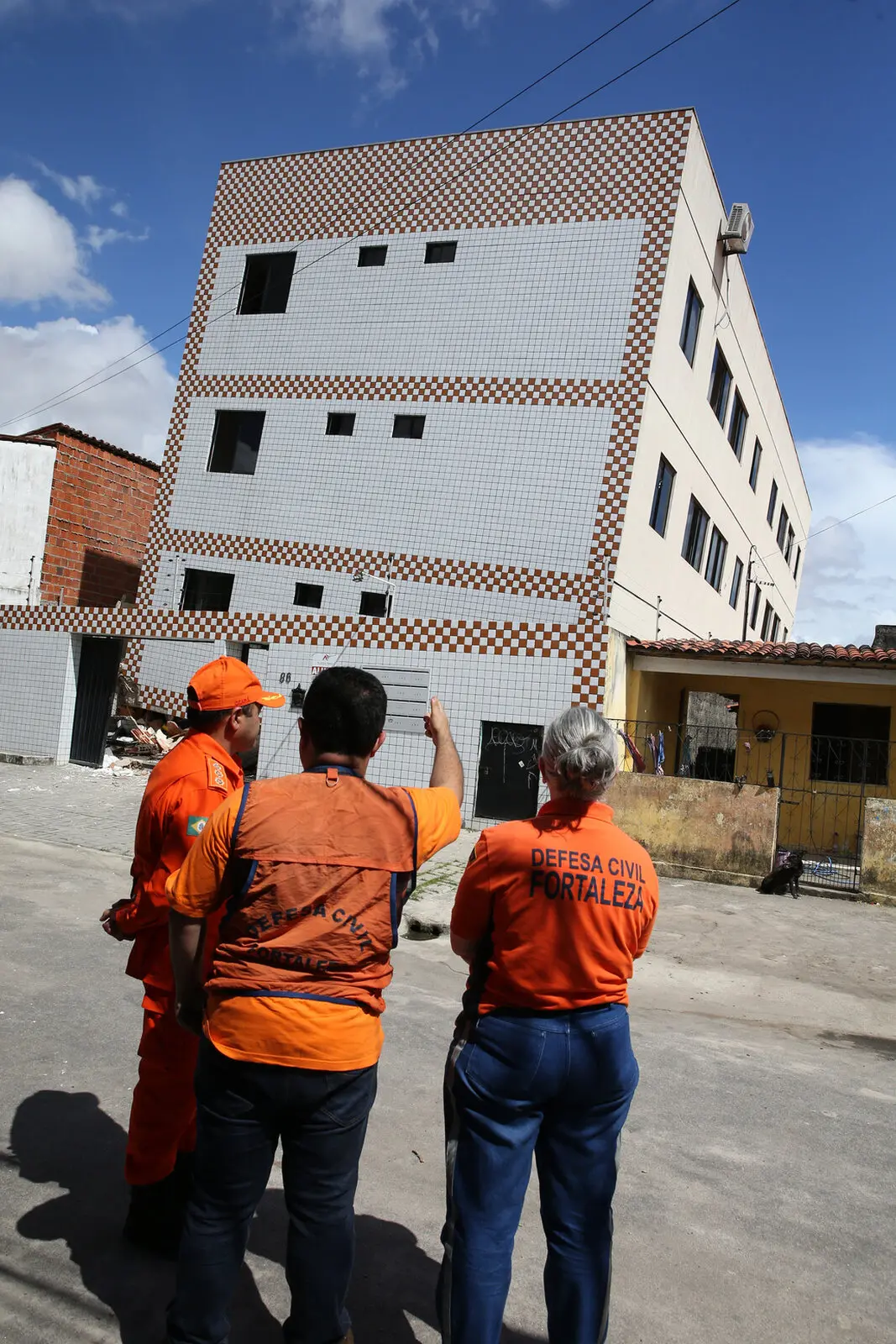 Prédio desabou no bairro Maraponga, em Fortaleza, em junho de 2019