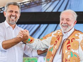 Elmano e Lula em evento no Centro de Eventos do Ceará