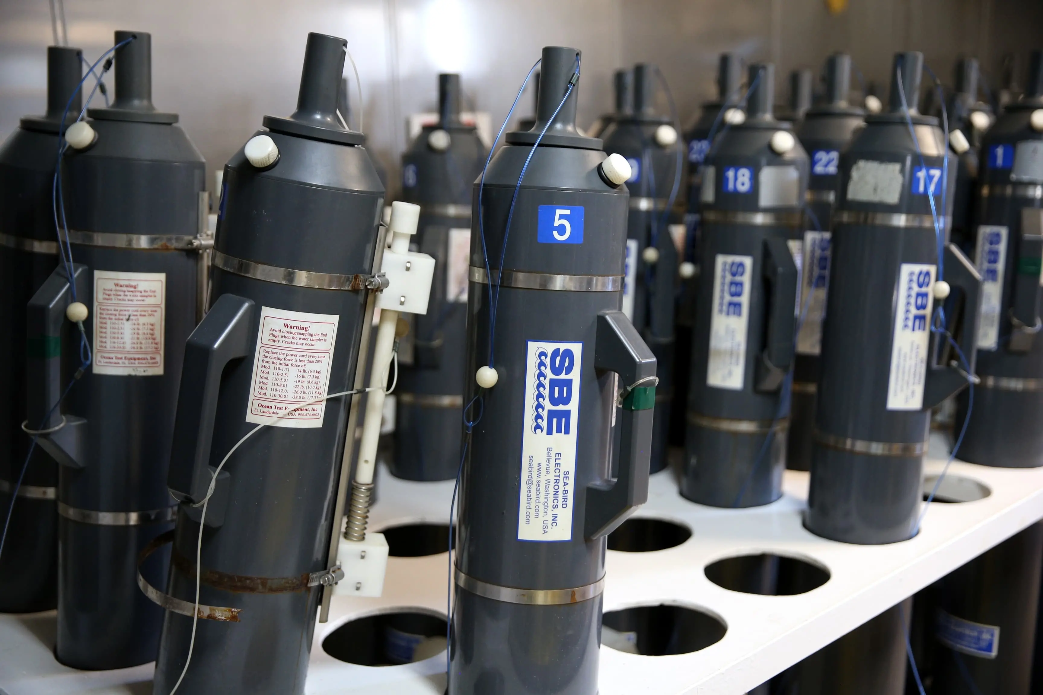 Equipamentos utilizados para coleta de amostras de água e outros líquidos