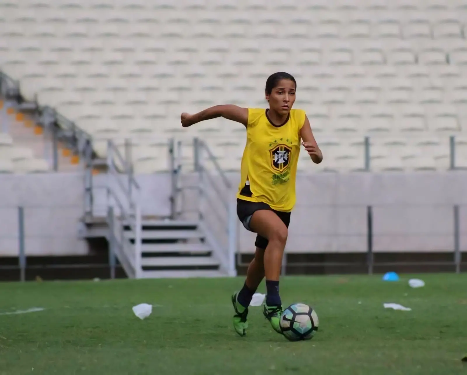 imagem mostra jogadora