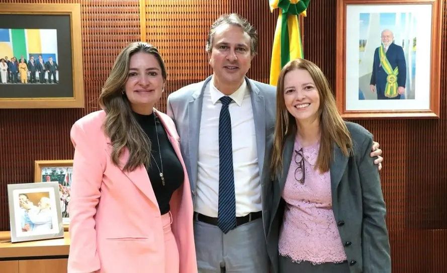 Augusta, Camilo e Janaína