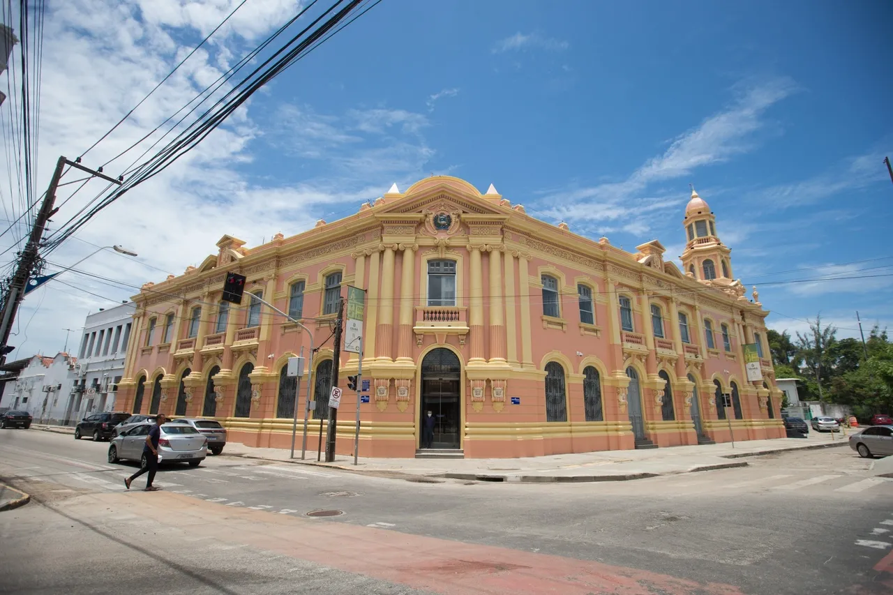 Para além das paredes das escolas, outras ações realizadas em parceria entre Seduc e Sefaz visam ambientar os jovens com a cidadania fiscal, como a possibilidade de visita à Sede da Secretaria da Fazenda