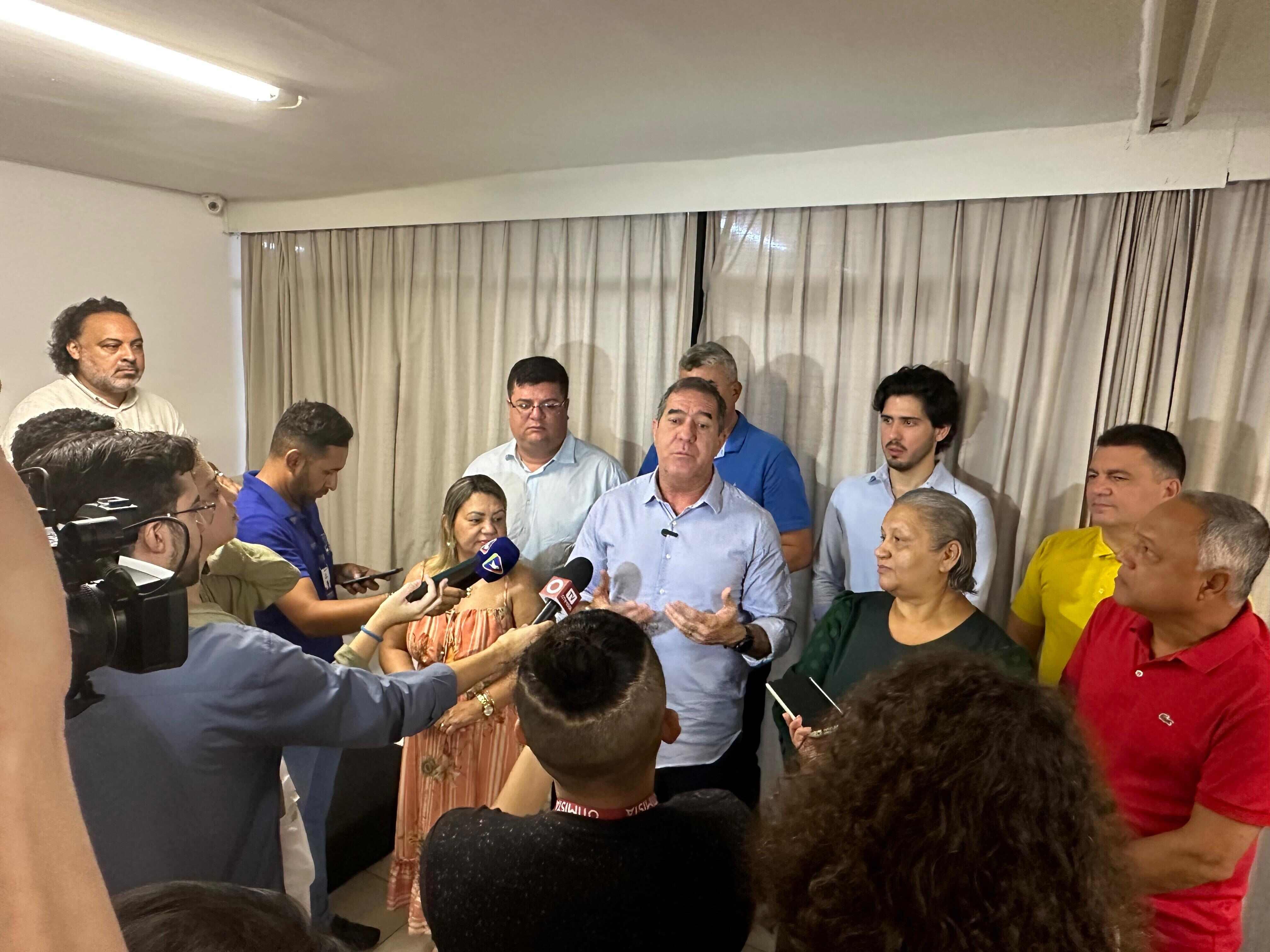 Coletiva com Luiz Gastão