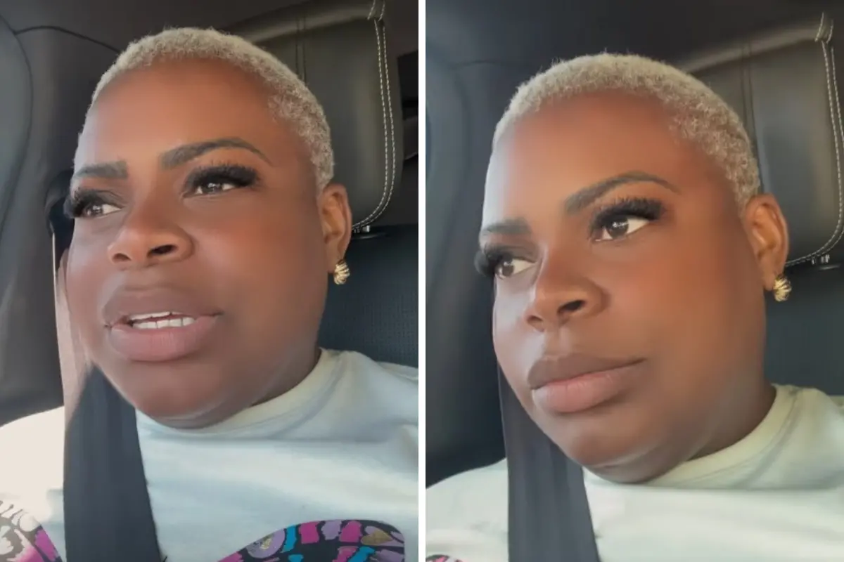 Cantora Jojo Todynho falando no carro